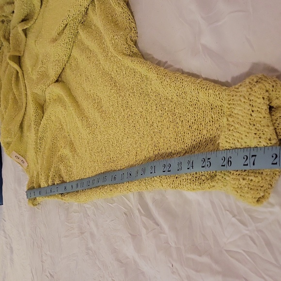 Sis Sis, Mesh Sweater Top. Women's size S/M - Picture 7 of 7